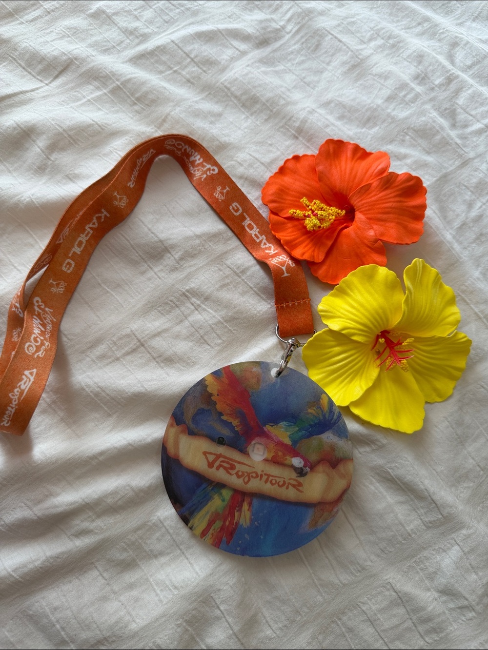 Tropicoqueta lanyard